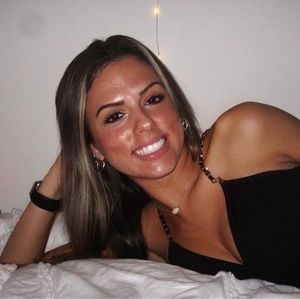 Meet your Posher, Ava